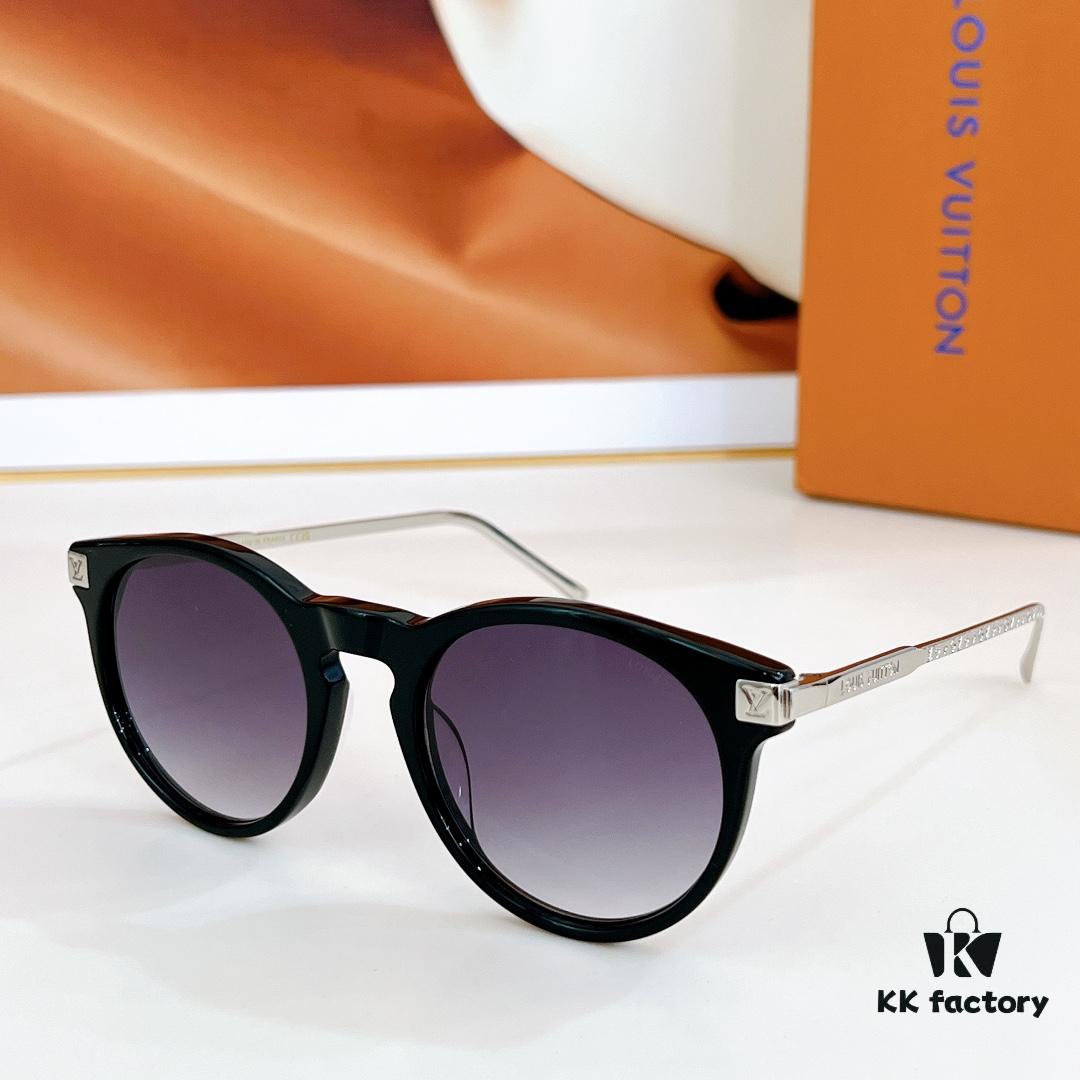 135 LOUIS VUITTON MOD: Z1669E Size: 52-21 140