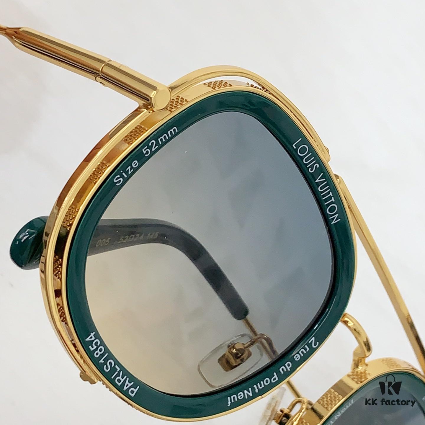 145 LOUIS VUITTON MOD: Z2213U Size: 52-24 145 Sunglasses