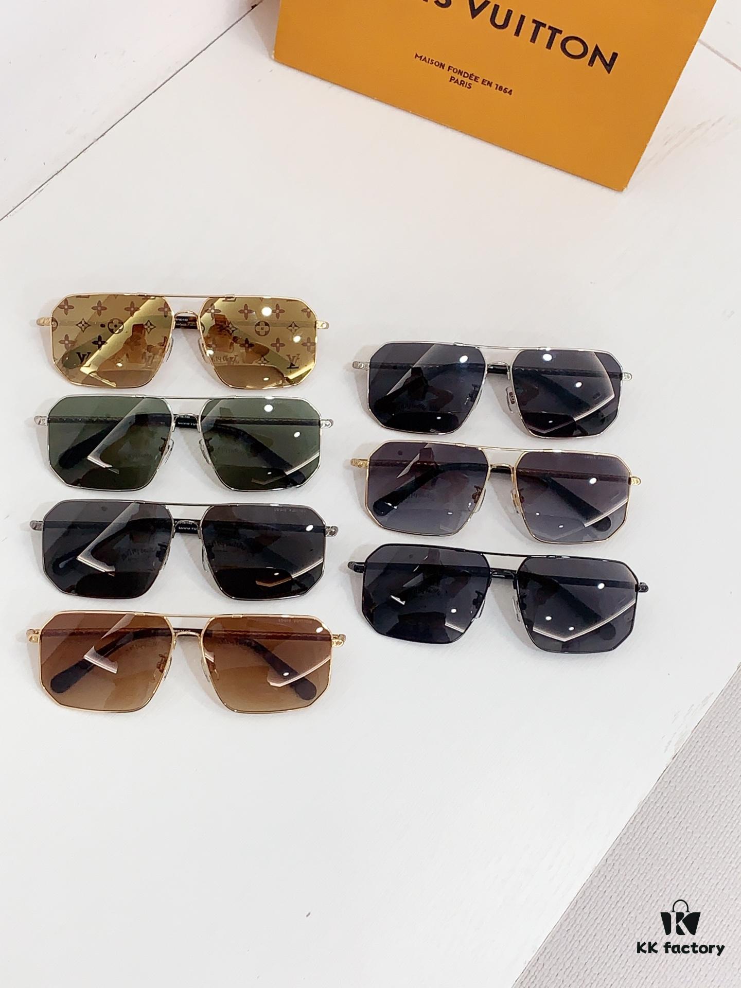 135 LOUIS VUITTON Model: Z1320 Size: 60 x 14-145