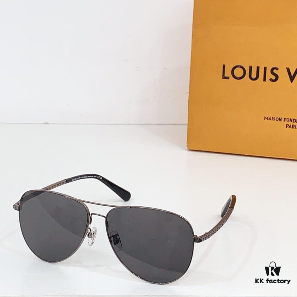 135 LOUIS VUITTON MOD: Z1319 Size: 61□13-145 Eyeglasses Sunglasses