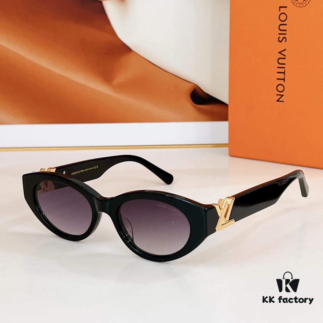 105 LOUIS VUITTON MOD: Z1867 Size: 51□20-140