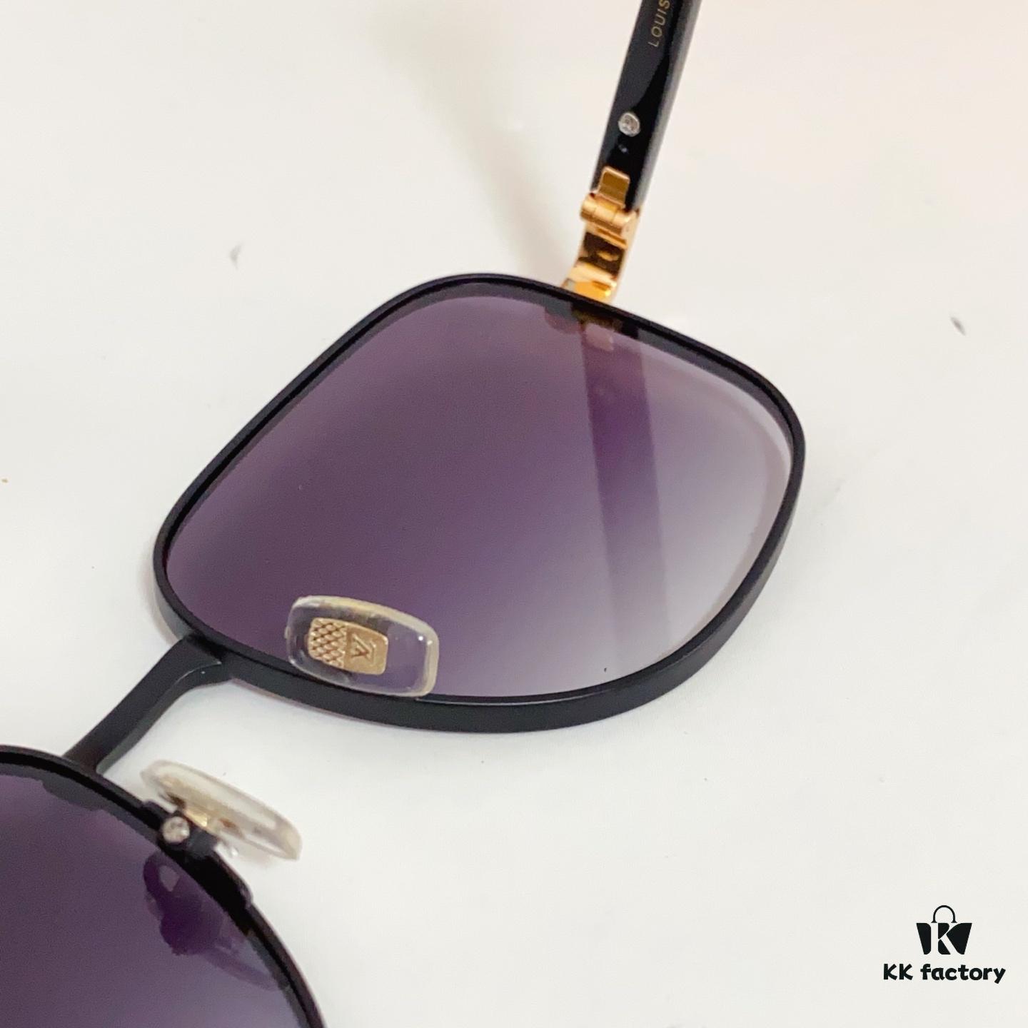 145 LOUIS VUITTON MOD: Z2045U Size: 57□17 145 Sunglasses