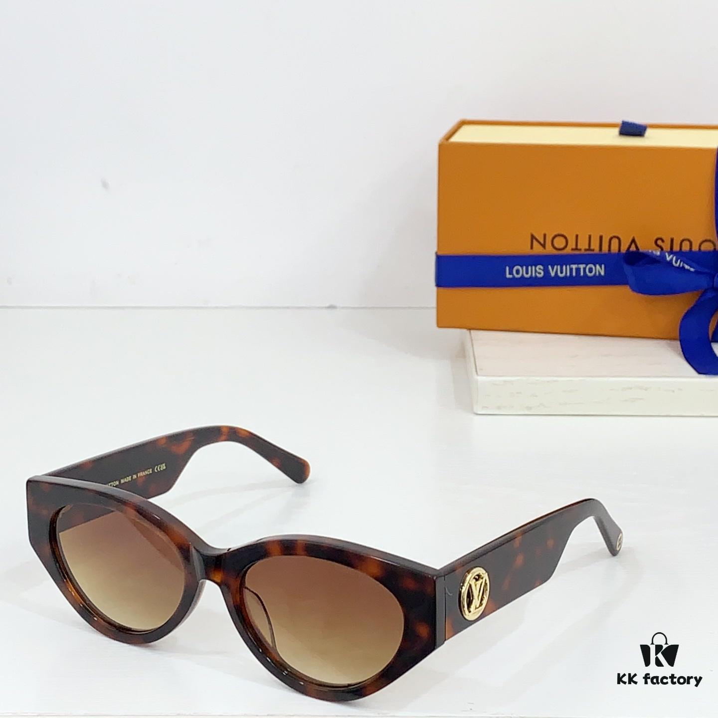 140 LOUIS VUITTON MOD: Z2027U Size: 55×16