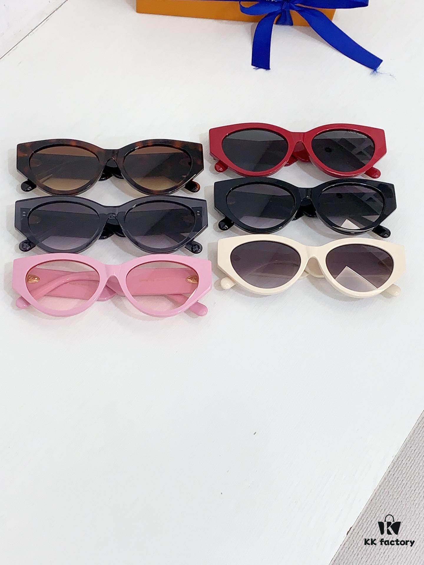 140 LOUIS VUITTON MOD: Z2027U Size: 55×16