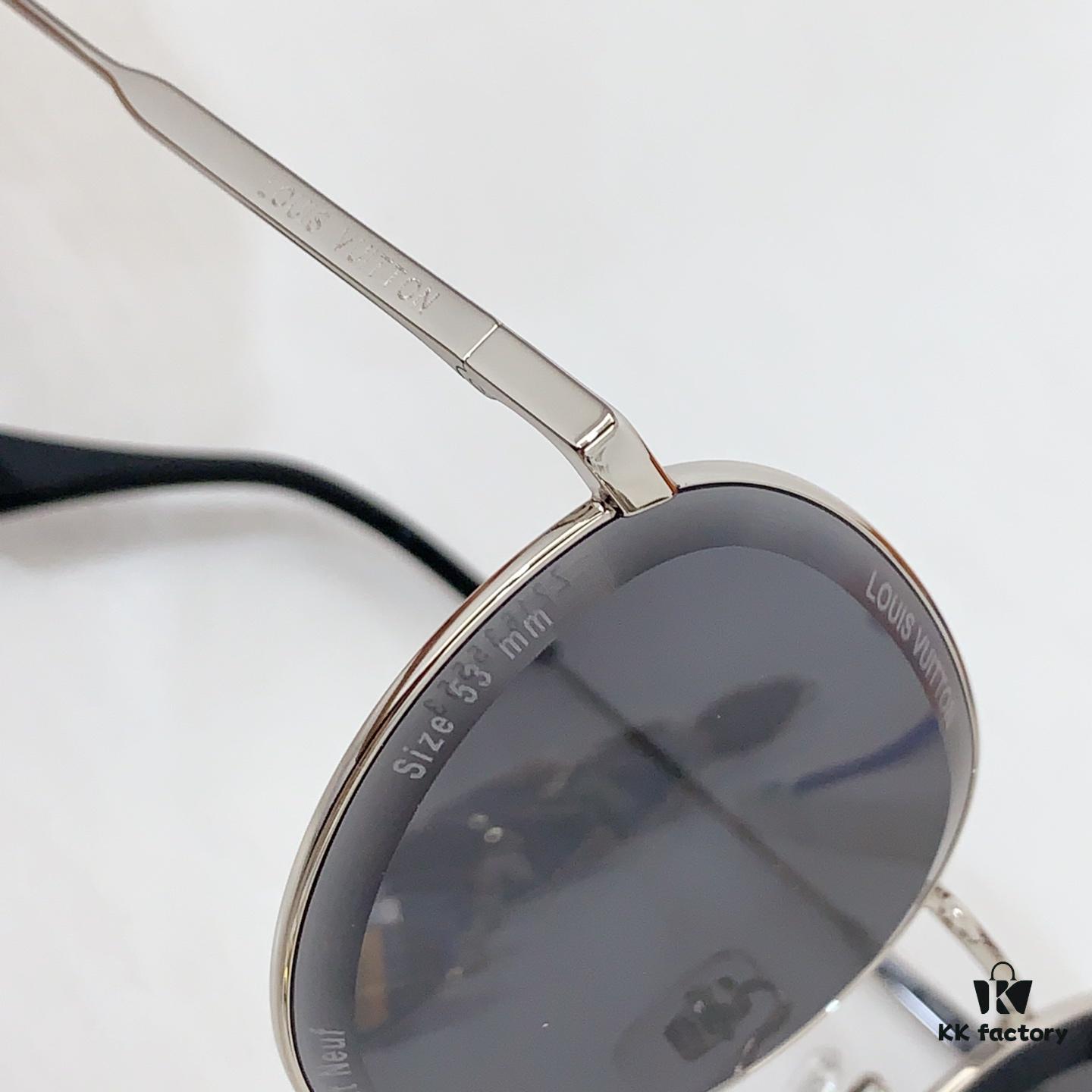 105 LOUIS VUITTON MODEL Z2608U SIZE 52-21-145 Sunglasses
