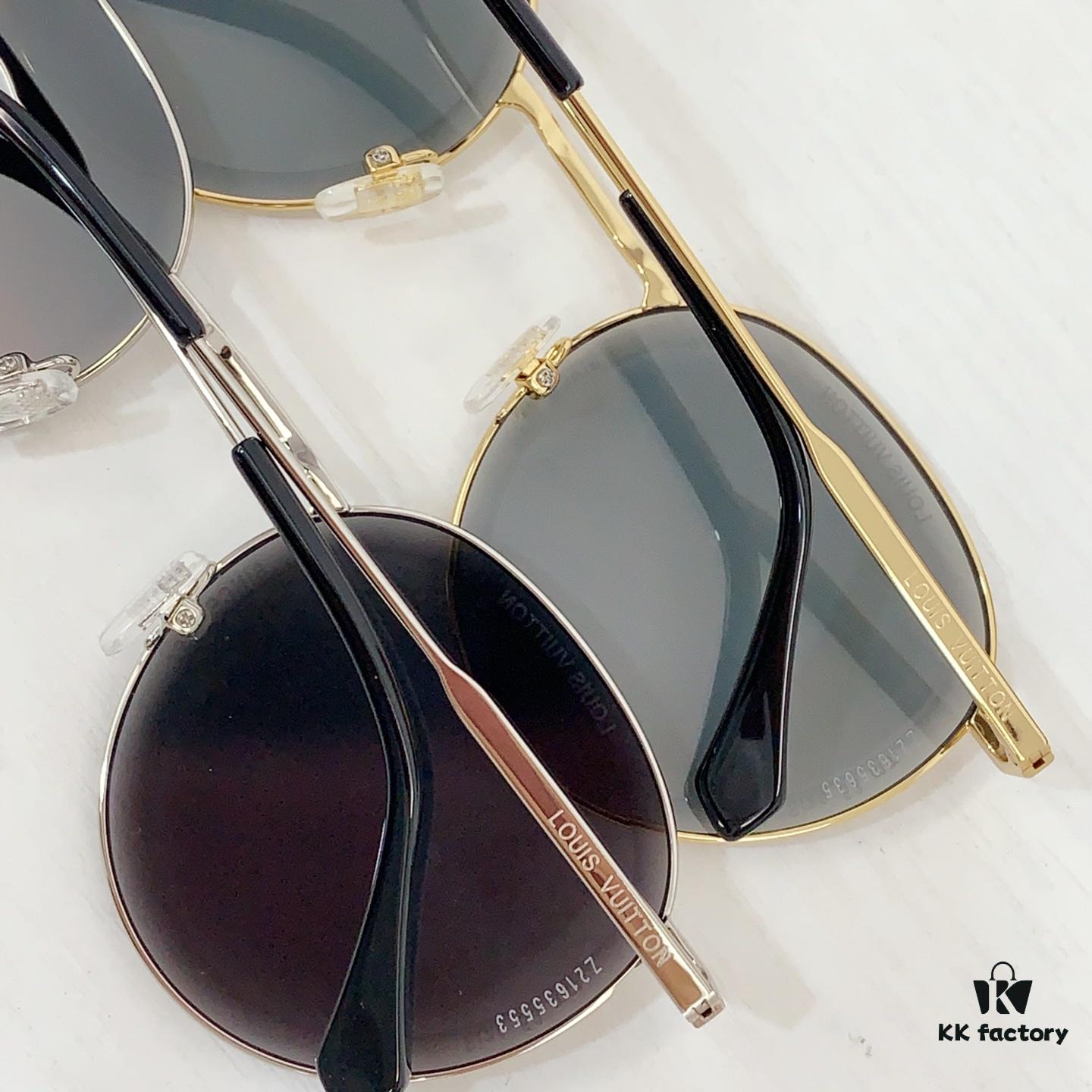 105 LOUIS VUITTON MODEL Z2608U SIZE 52-21-145 Sunglasses