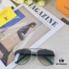 Louis Vuitton Unisex Retro Pilot Sunglasses, Stylish Sun Protection Glasses for Couples, Fashionable Vintage Look for Street Photography, Travel and Outdoor Use