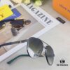 Louis Vuitton Unisex Retro Pilot Sunglasses, Stylish Sun Protection Glasses for Couples, Fashionable Vintage Look for Street Photography, Travel and Outdoor Use