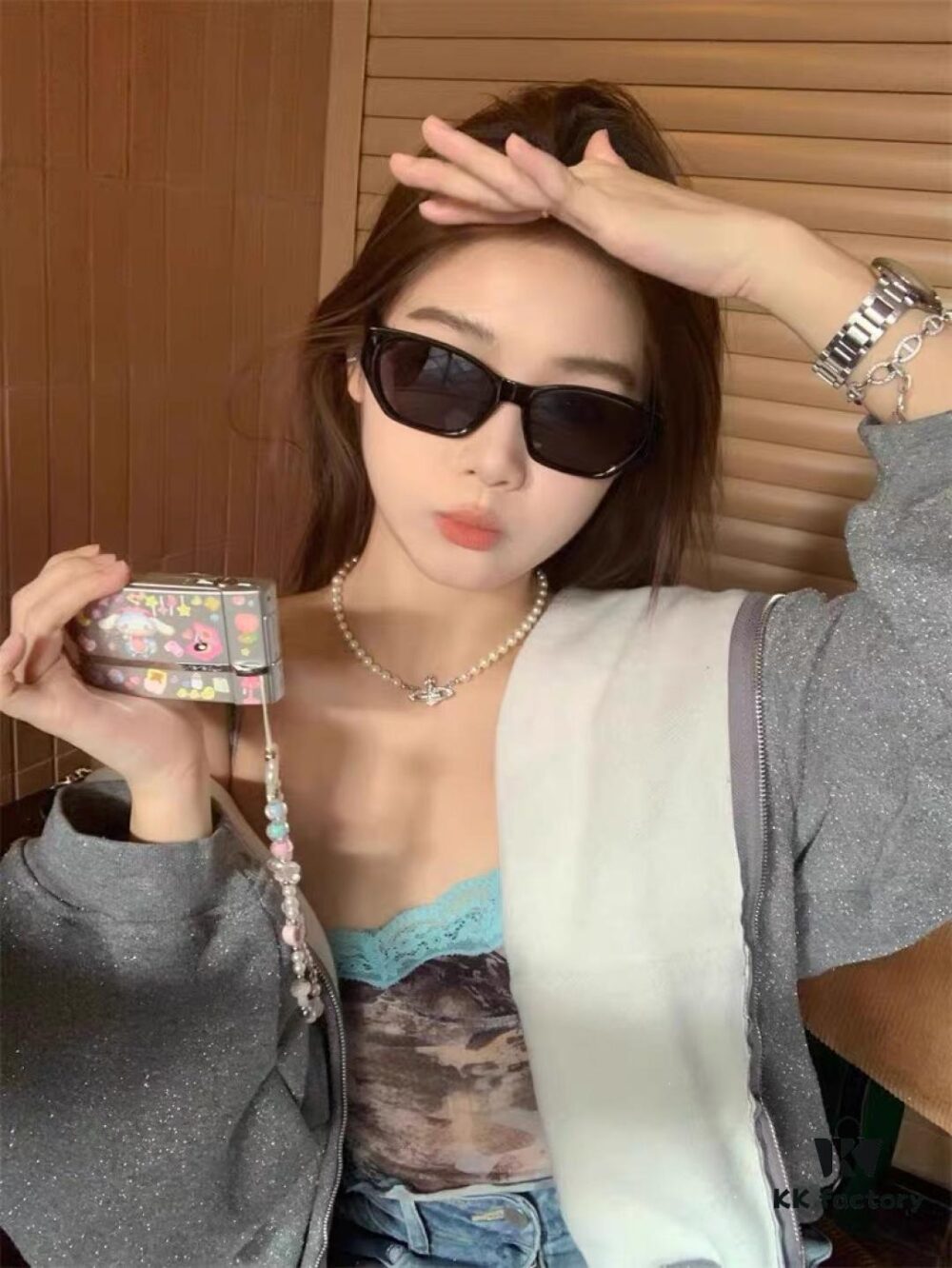 Louis Vuitton Vintage-Inspired Transparent Brown Square Sunglasses, Trendy Round-Face Slimming Design, Influencer Favorite on Xiaohongshu, Stylish Oversized Eyewear