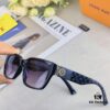 Louis Vuitton Vintage-Inspired Transparent Brown Square Sunglasses, Trendy Round-Face Slimming Design, Influencer Favorite on Xiaohongshu, Stylish Oversized Eyewear