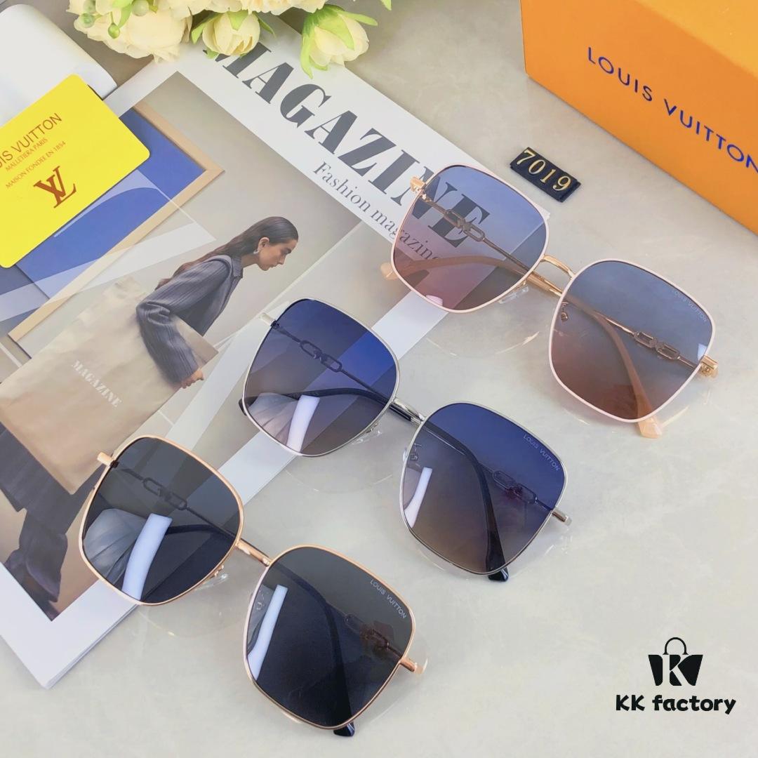 Louis Vuitton 2025 New Arrival Xiaohongshu Influencer Style Sunglasses for Women, Slimming Metal Square Frame Light-Colored Sunglasses, Korean Street Snap Eyewear