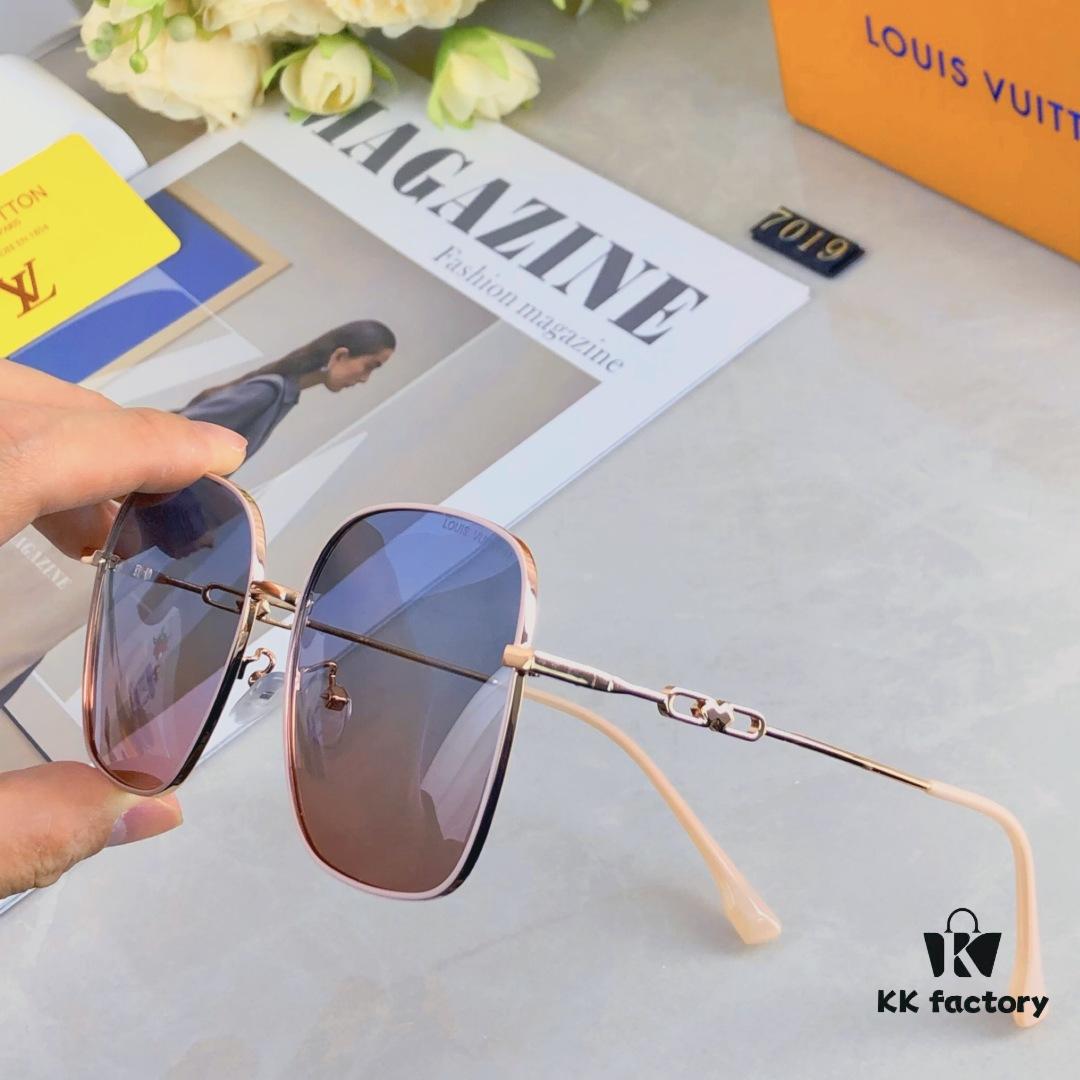 Louis Vuitton 2025 New Arrival Xiaohongshu Influencer Style Sunglasses for Women, Slimming Metal Square Frame Light-Colored Sunglasses, Korean Street Snap Eyewear