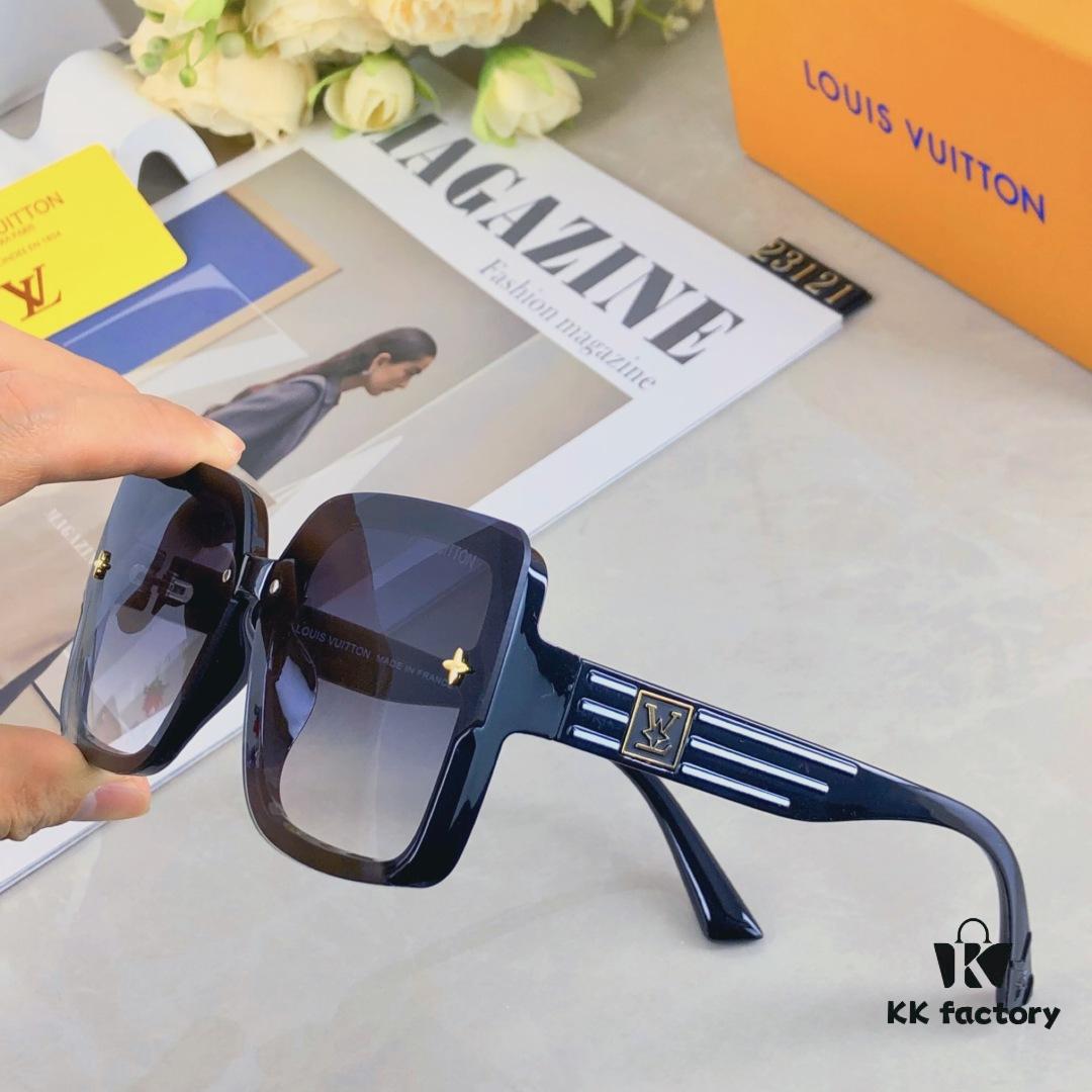 Louis Vuitton 2025 New Fashion Sunglasses for Women, UV-Protective Retro Stylish Oversized Glasses