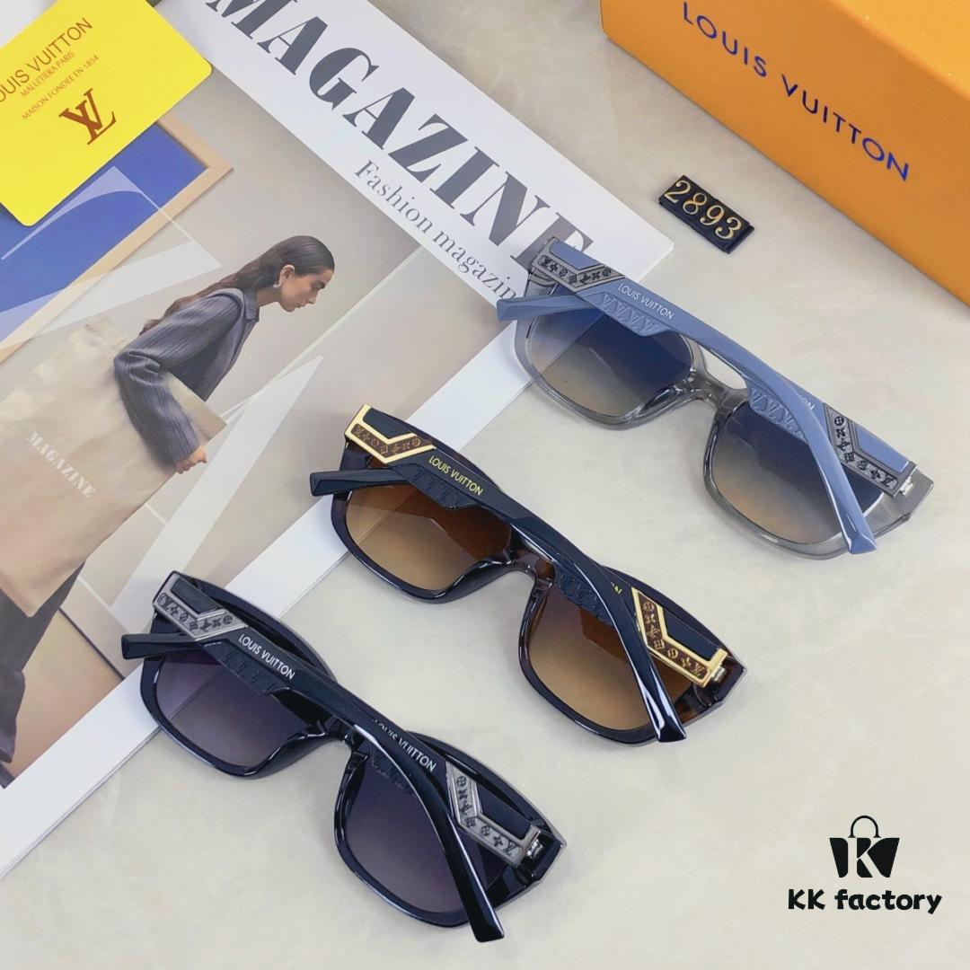 Louis Vuitton Vintage-Inspired Transparent Brown Square Sunglasses, Trendy Round-Face Flattering Oversized Design, Stylish Unisex Sun Glasses