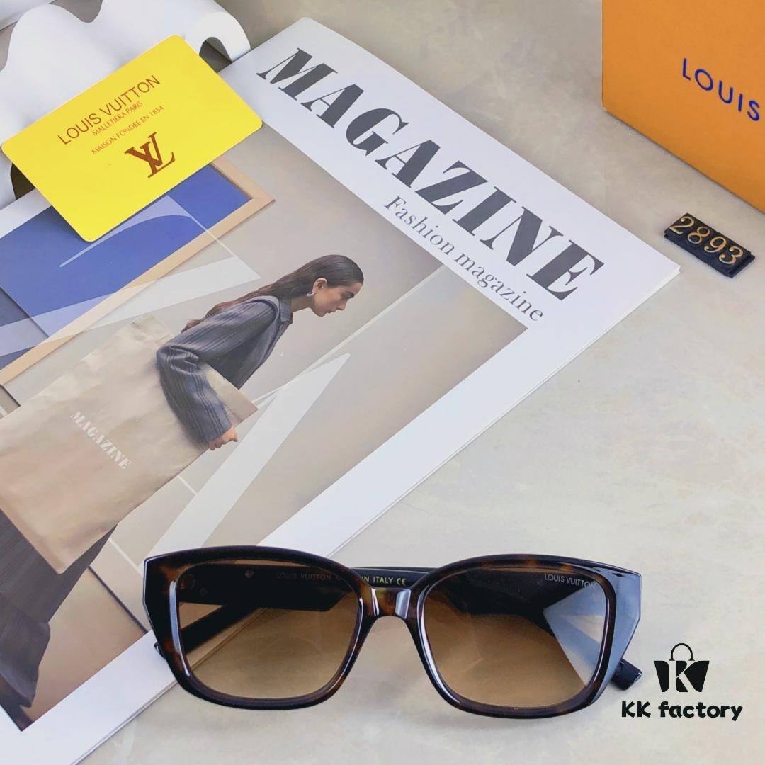 Louis Vuitton Vintage-Inspired Transparent Brown Square Sunglasses, Trendy Round-Face Flattering Oversized Design, Stylish Unisex Sun Glasses