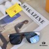 Louis Vuitton Oversized One-Piece Reflective Sunglasses, Trendy Unisex Fashion Retro Shades Popular in Europe and America