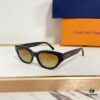 140 LOUIS VUITTON MOD: Z2481 Size: 52-18-140 Sunglasses
