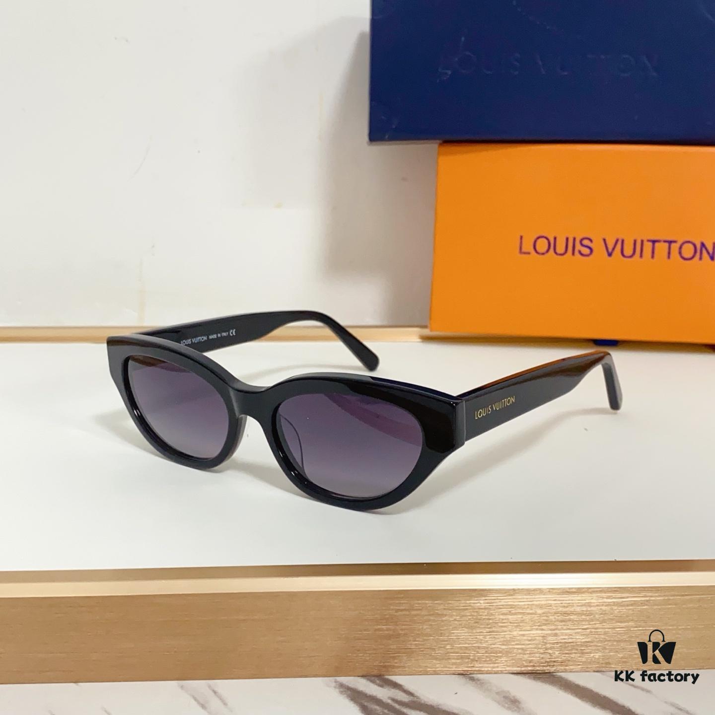 140 LOUIS VUITTON MOD: Z2481 Size: 52-18-140 Sunglasses