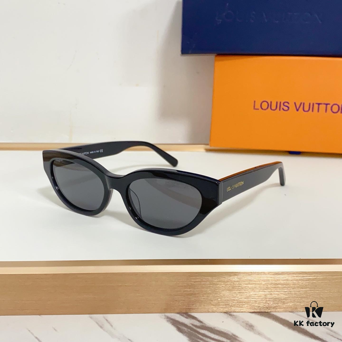 140 LOUIS VUITTON MOD: Z2481 Size: 52-18-140 Sunglasses