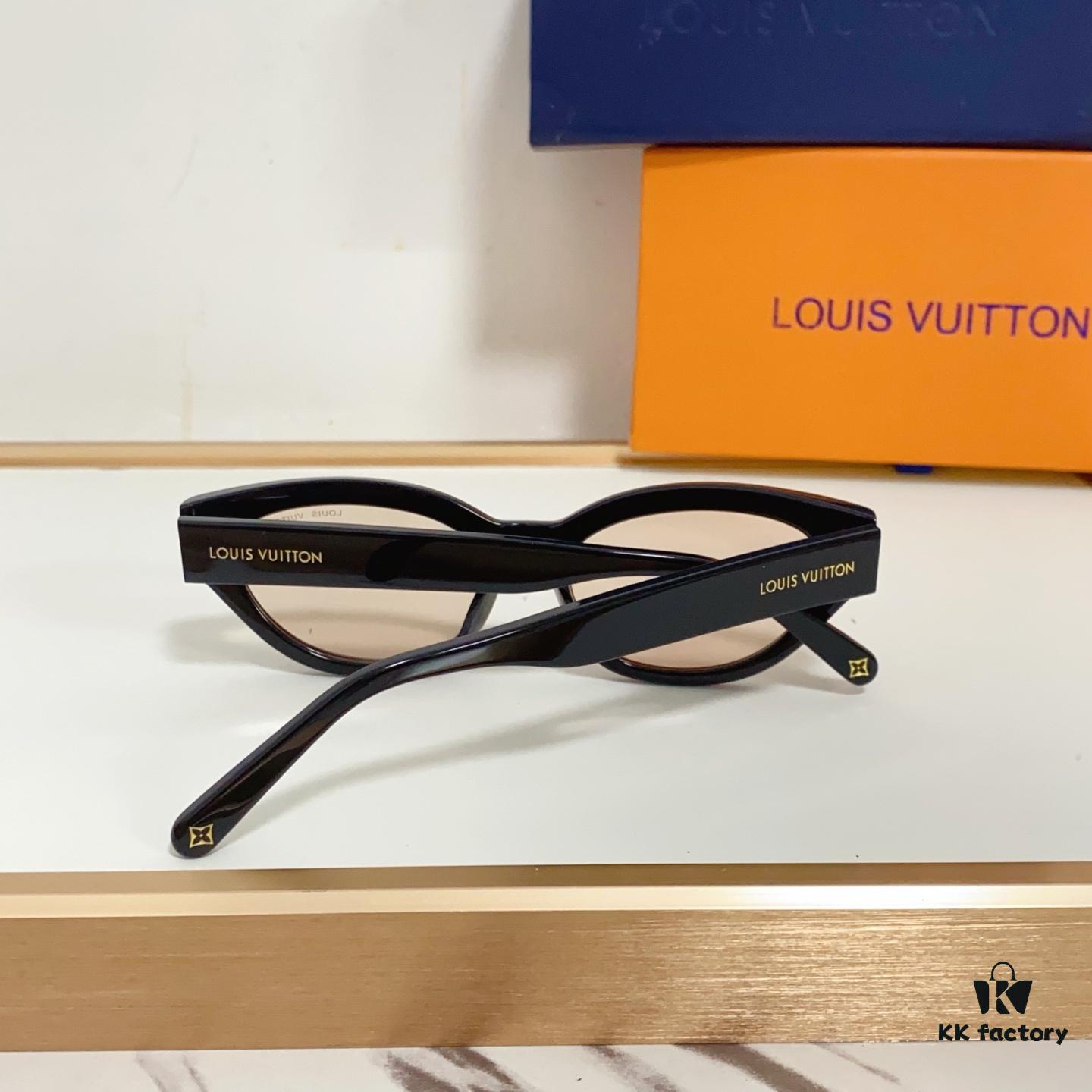 140 LOUIS VUITTON MOD: Z2481 Size: 52-18-140 Sunglasses
