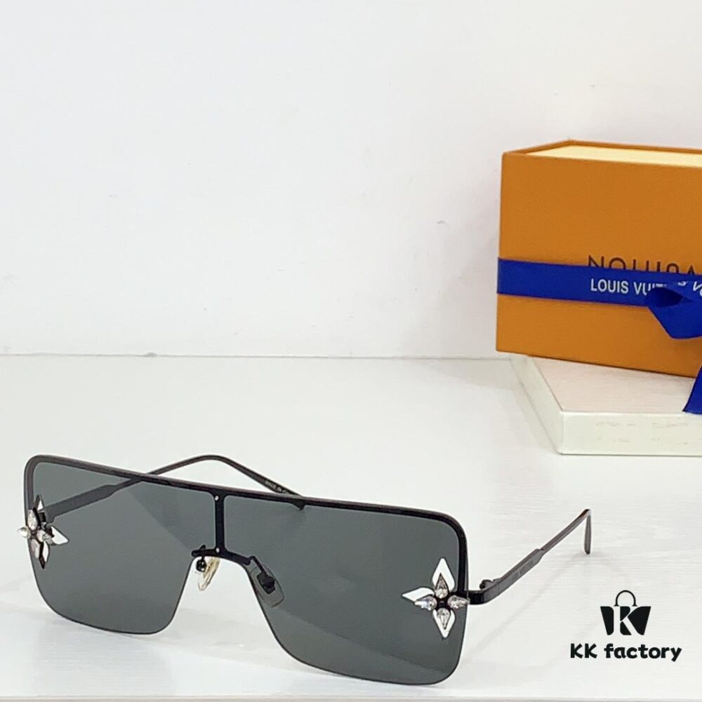 105 Louis Vuitton LV 1644 Size: 146□22-145 Unique Hardware, Rhinestone-trimmed Edges, Floral Accents, Exuding Elegance Sunglasses