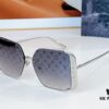 150 Louis Vuitton Model Z1994U Size 57-13-145