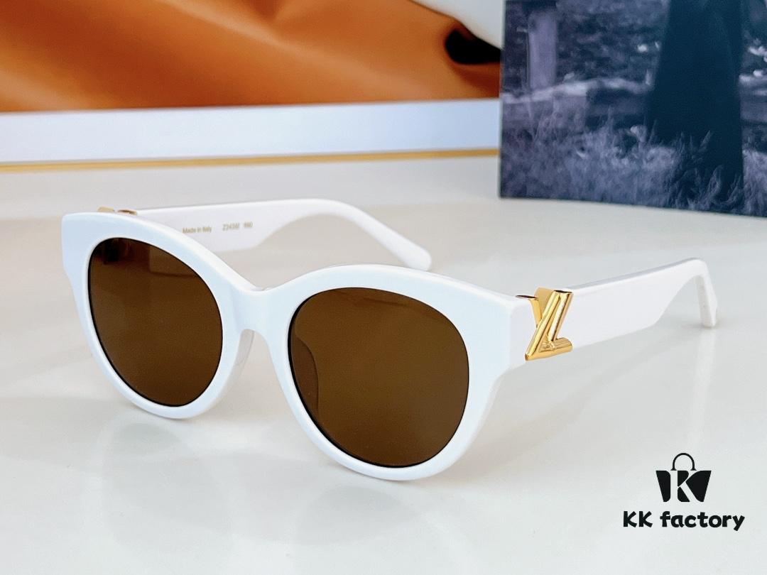 110 LOUIS VUITTON MODEL Z2422 Sunglasses