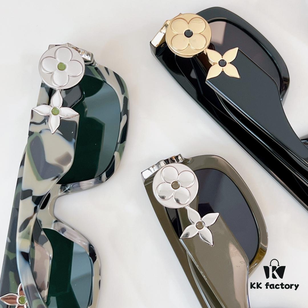 150 LOUIS VUITTON MODEL Z2196E Z2197E SIZE 54-22-145 Sunglasses