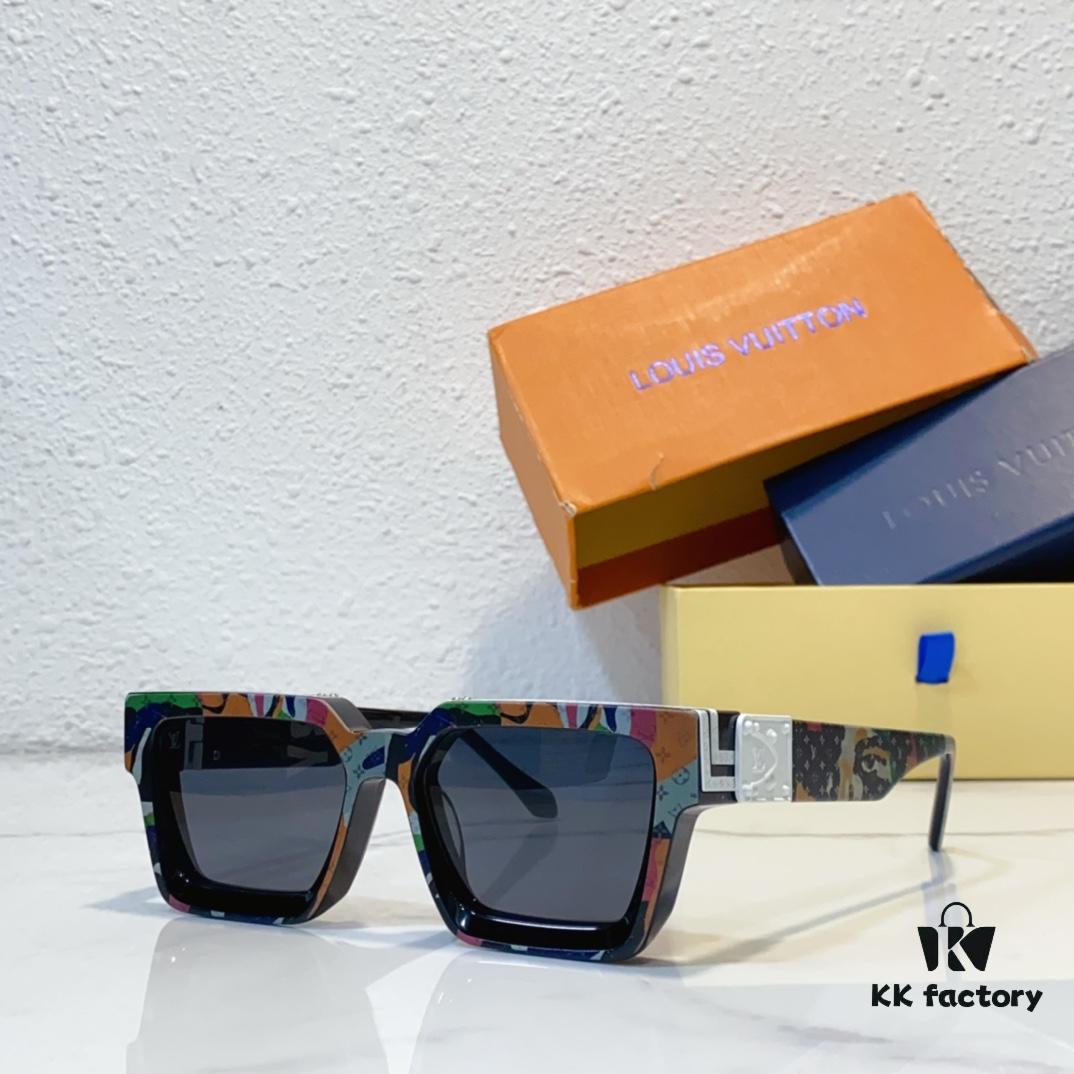 140 LOUIS VUITTON * Z1910E Z1920E Z1940E Z1900E Z1812E (One Color One Model) Premium Quality Luxury Edition Showstopper, True Millionaire's Choice, Rich Golden Logo Threads Embedded in Solid Frame, Sharp Lines and Fine Craftsmanship Create a Distinctly Three-Dimensional Effect, Compact Square Temple with Smooth-Clasping Closure, Oil-Finished Details in Various Tones Highlight the Elegance of Golden Rivets