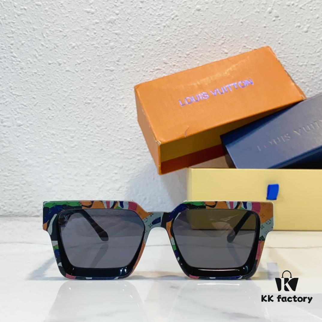 140 LOUIS VUITTON * Z1910E Z1920E Z1940E Z1900E Z1812E (One Color One Model) Premium Quality Luxury Edition Showstopper, True Millionaire's Choice, Rich Golden Logo Threads Embedded in Solid Frame, Sharp Lines and Fine Craftsmanship Create a Distinctly Three-Dimensional Effect, Compact Square Temple with Smooth-Clasping Closure, Oil-Finished Details in Various Tones Highlight the Elegance of Golden Rivets