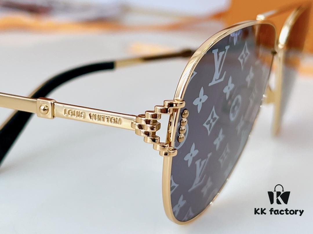 110 LOUIS VUITTON Model Z1432W SIZE: 60-14-145 Sunglasses