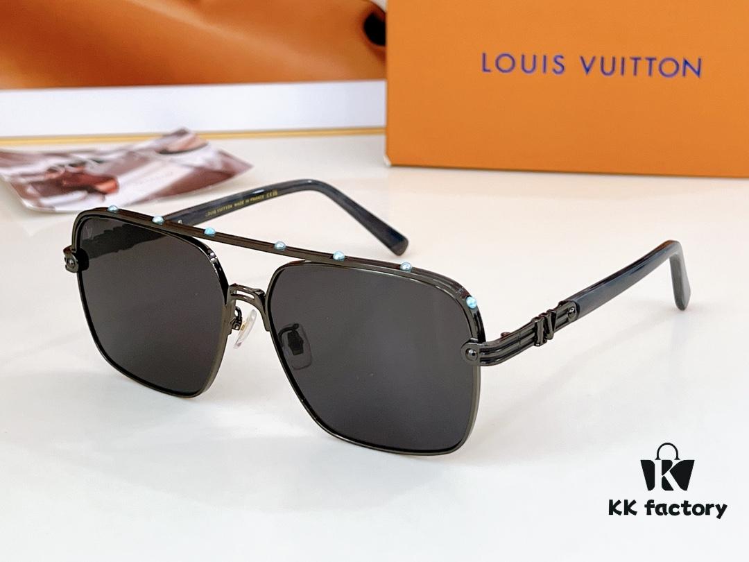 150 LOUIS VUITTON Model Z2019U Size 61-14-145