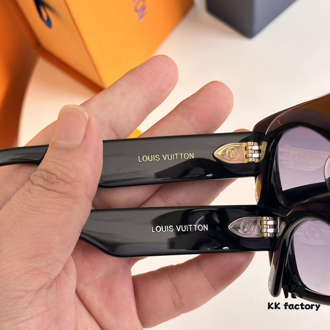 LOUIS VUITTON Z2421W Sunglasses