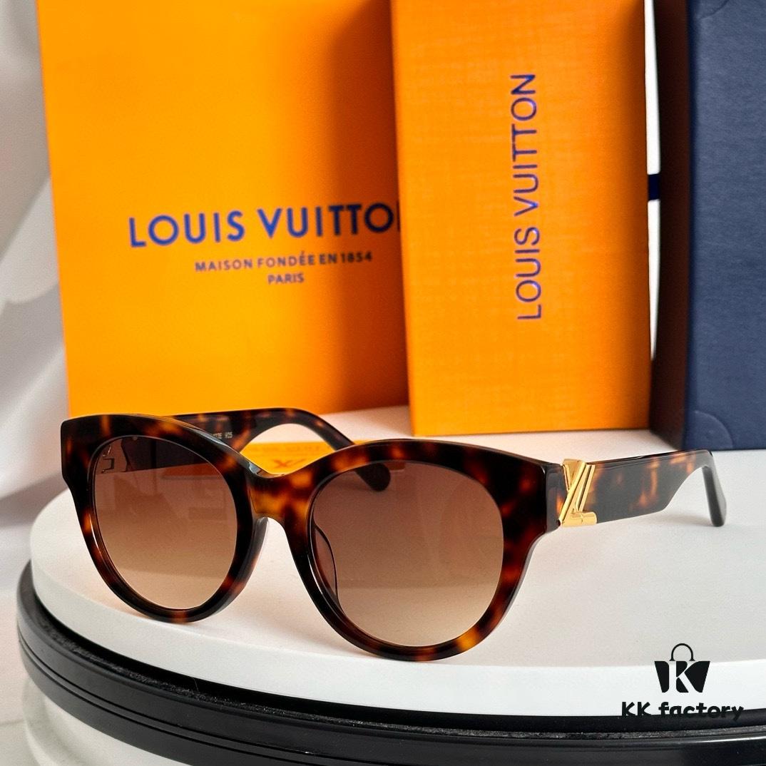 LOUIS VUITTON Sunglasses