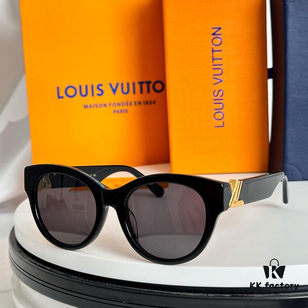 LOUIS VUITTON Sunglasses