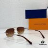 130 Louis Vuitton MOD: Z2274U Size: 57-18-145 Sunglasses
