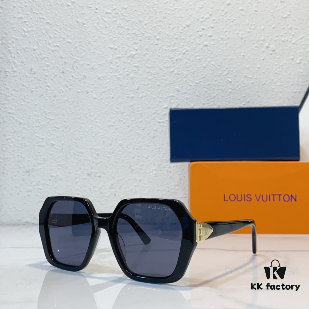 130 Louis Vuitton MOD: Z2269 Sunglasses