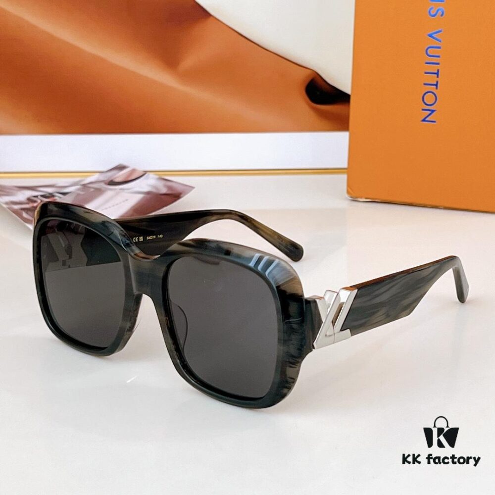 150 LOUIS VUITTON MODEL Z2133E SIZE 54□19-140 Sunglasses