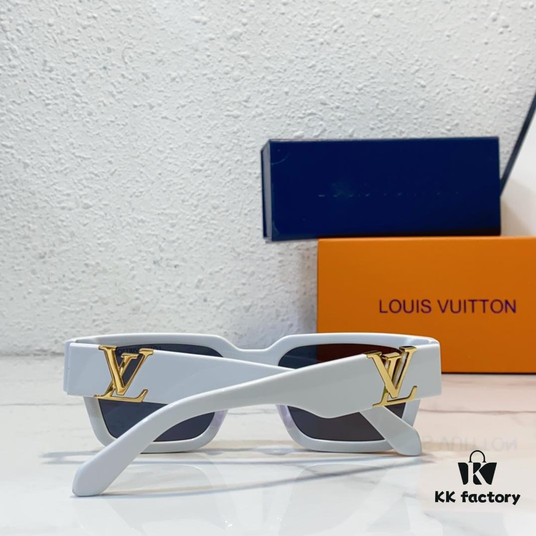 140 Louis VUITTON MOD: Z2178E Size: 54-20-145 Sunglasses