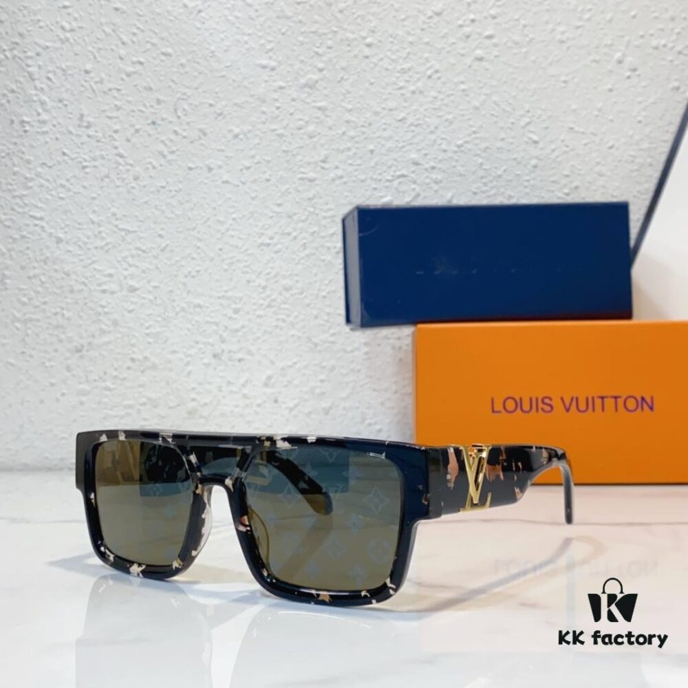 140 Louis VUITTON MOD: Z2062W Size: 133-0-140 Sunglasses
