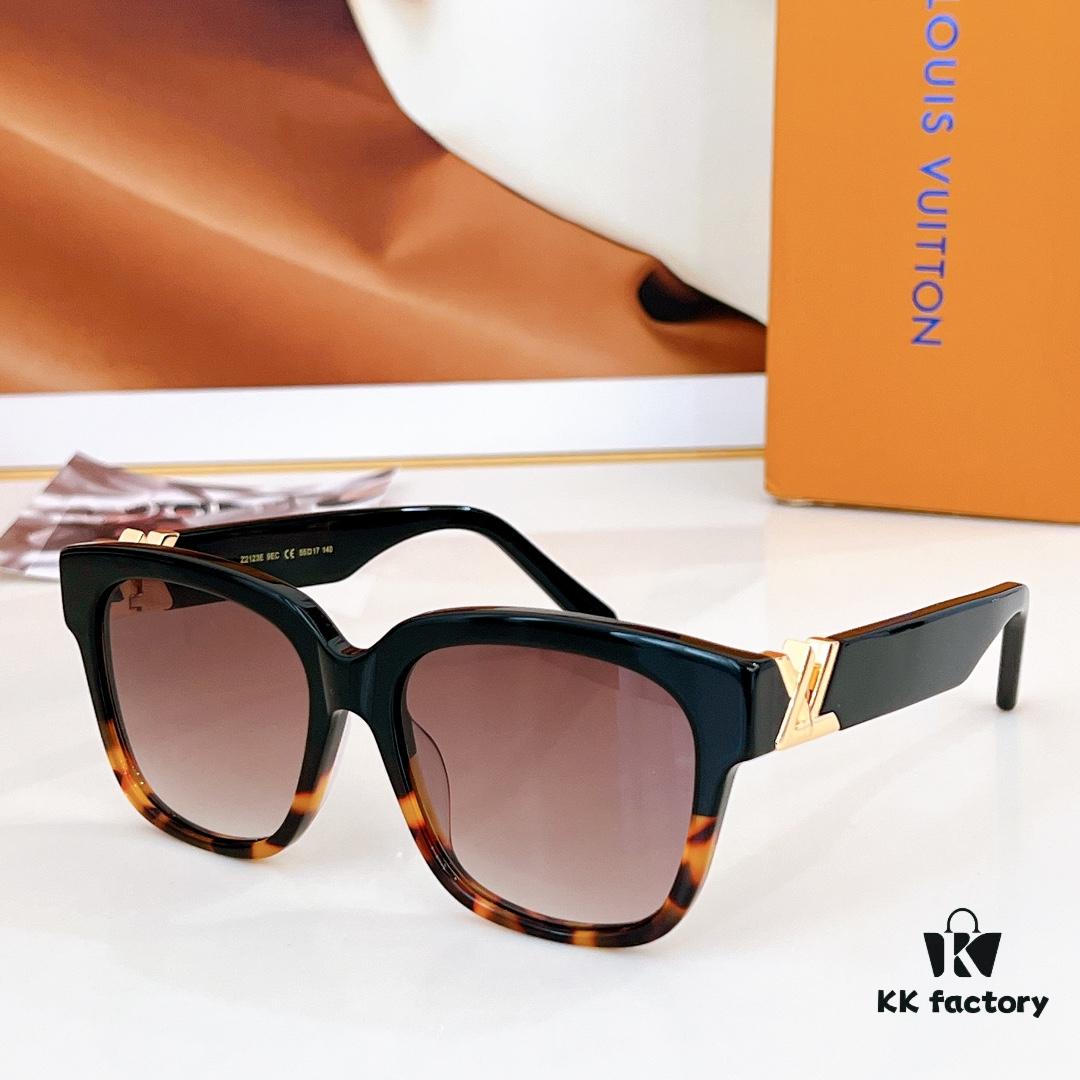 160 LOUIS VUITTON Z2121E Sunglasses