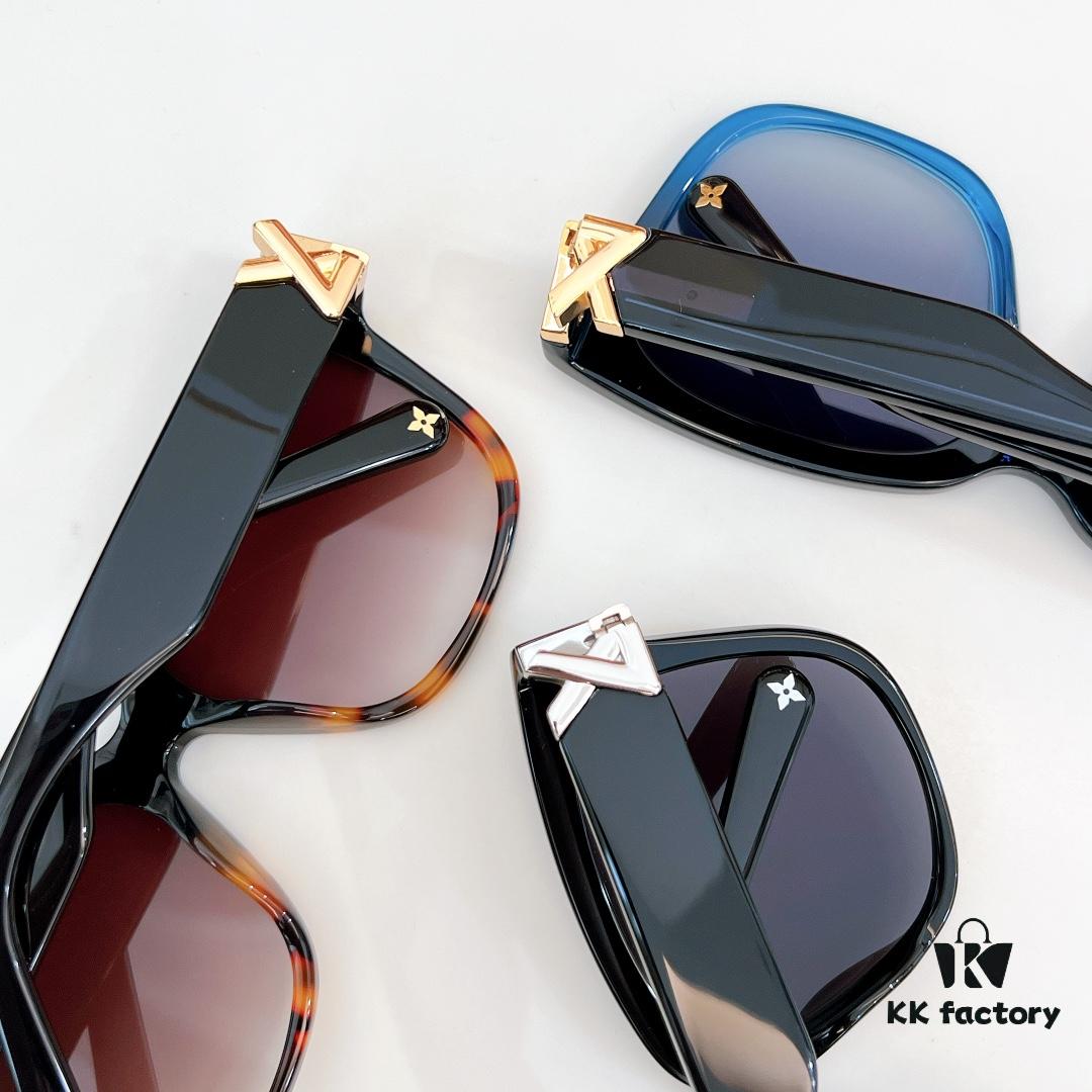 160 LOUIS VUITTON Z2121E Sunglasses