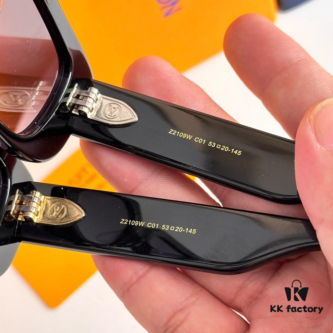 LOUIS VUITTON Z2109W 53□20-145 Sunglasses