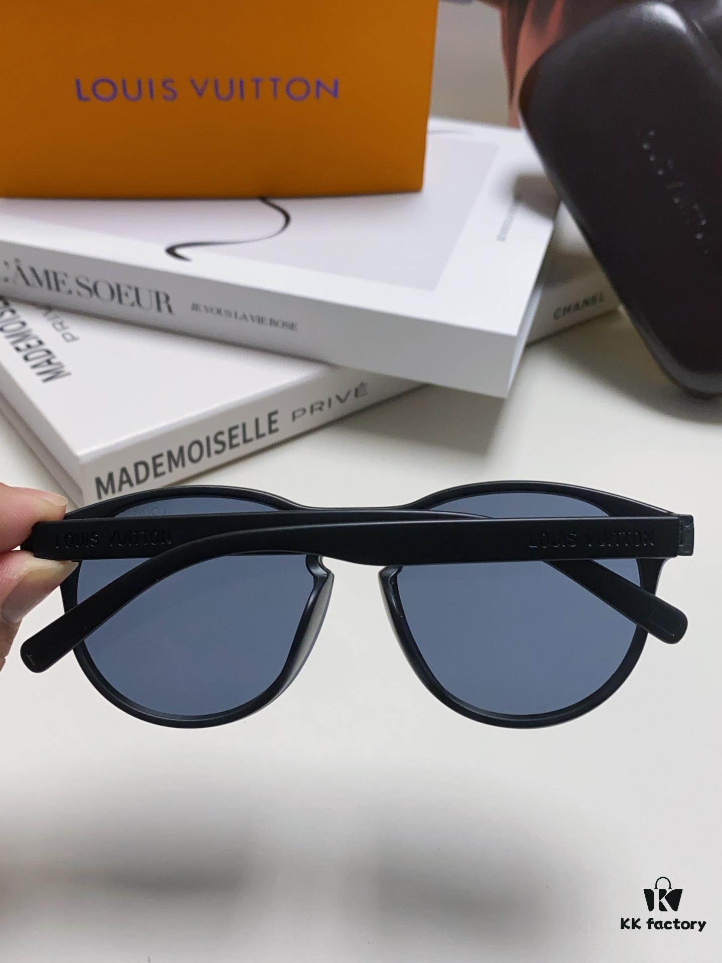 LOUIS VUITTON Round Frame Sunglasses with Detailed Design, Original LV Rimless Style, Classic Temple Logo, High-Quality Construction