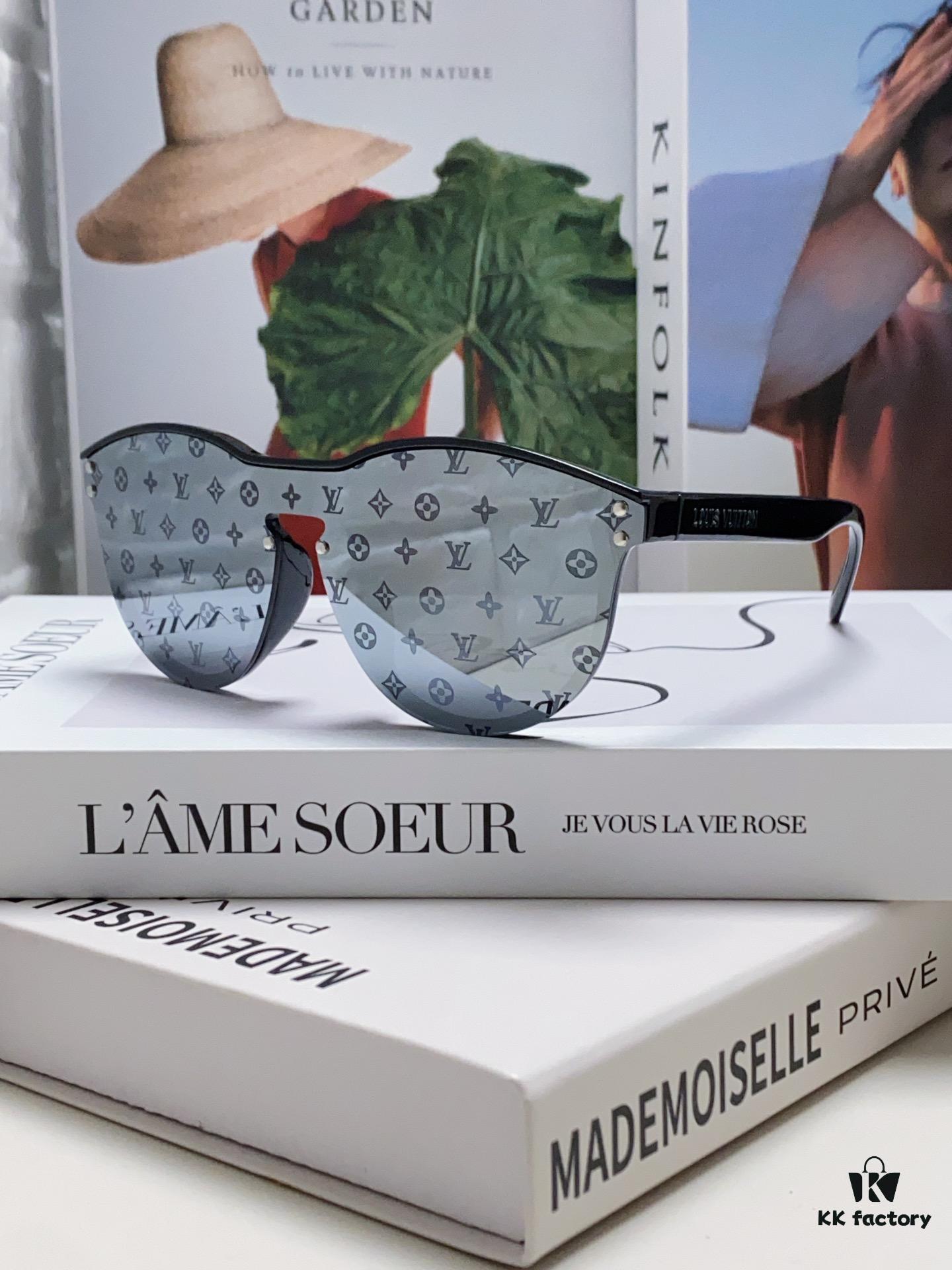 LOUIS VUITTON Round Frame Sunglasses with Detailed Design, Original LV Edgeless Style, Classic Temple Logo, High-Quality Fashion Eyewear