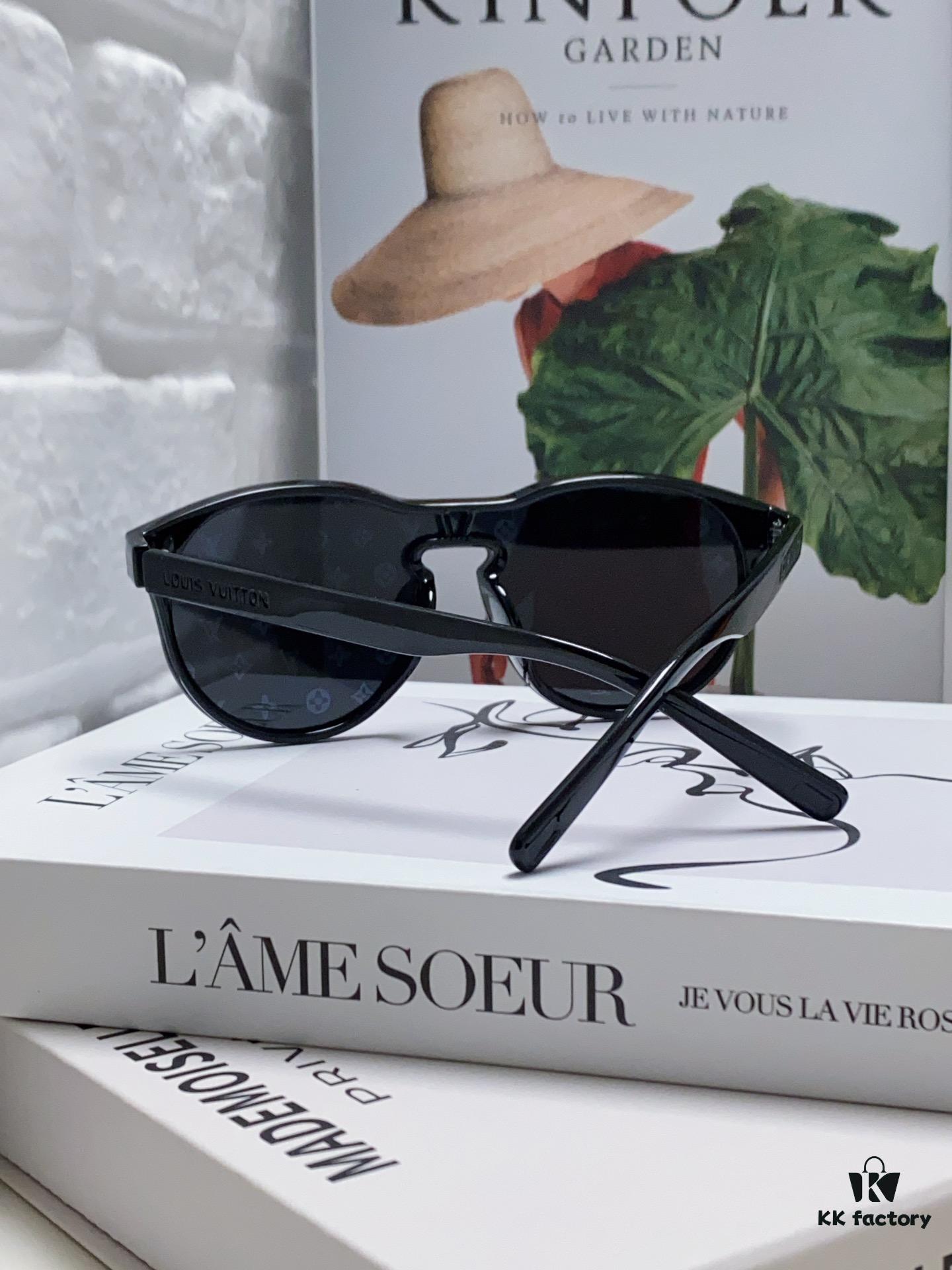 LOUIS VUITTON Round Frame Sunglasses with Detailed Design, Original LV Edgeless Style, Classic Temple Logo, High-Quality Fashion Eyewear