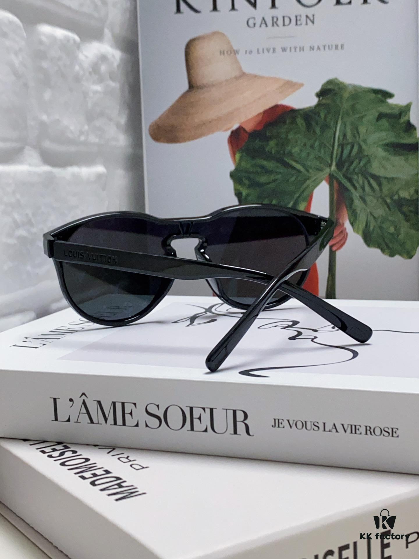 LOUIS VUITTON Round Frame Sunglasses with Detailed Design, Original LV Edgeless Style, Classic Temple Logo, High-Quality Fashion Eyewear