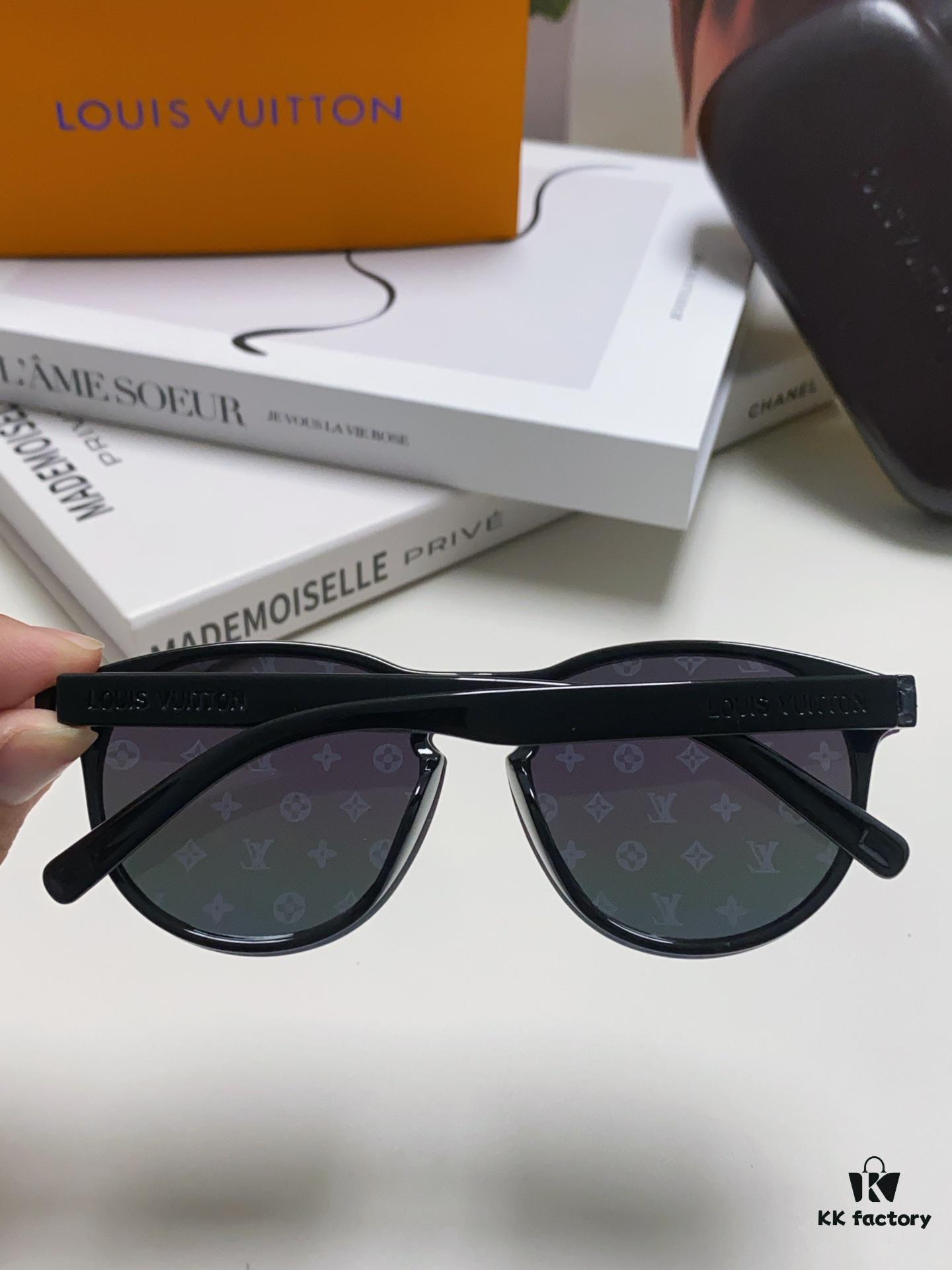 LOUIS VUITTON Round Frame Sunglasses with Detailed Design, Original LV Edgeless Style, Classic Temple Logo, High-Quality Fashion Eyewear