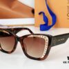 LOUIS VUITTON* Model: Z2007U Size: 56-18-145 Sunglasses