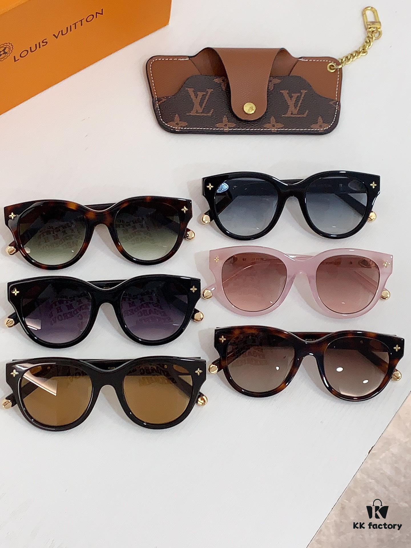 LOUIS VUITTON MODEL: Z1526E SIZE: 53□22-145 Sunglasses